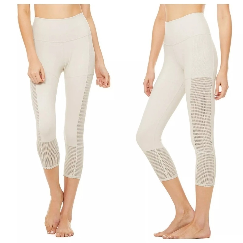 Alo Yoga Off The Grid Capri Color Bone NWT